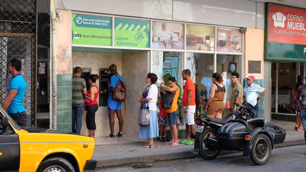 cuba banking - banking line