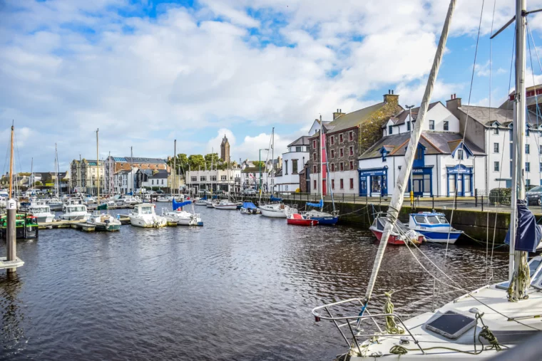 investment platforms for expats iom