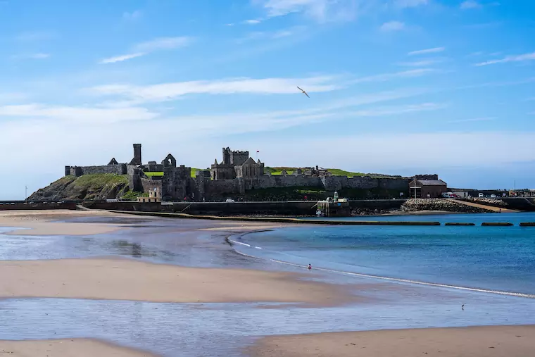 can i keep my bank account if i move abroad where to open