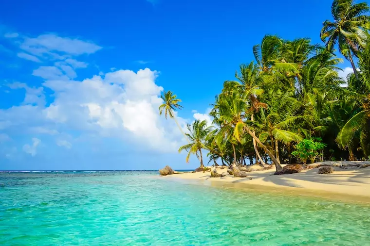 overseas bank account for US citizens beach