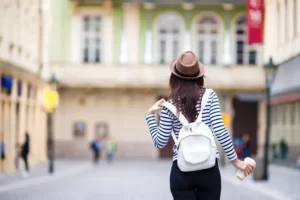 best bank for expats feature